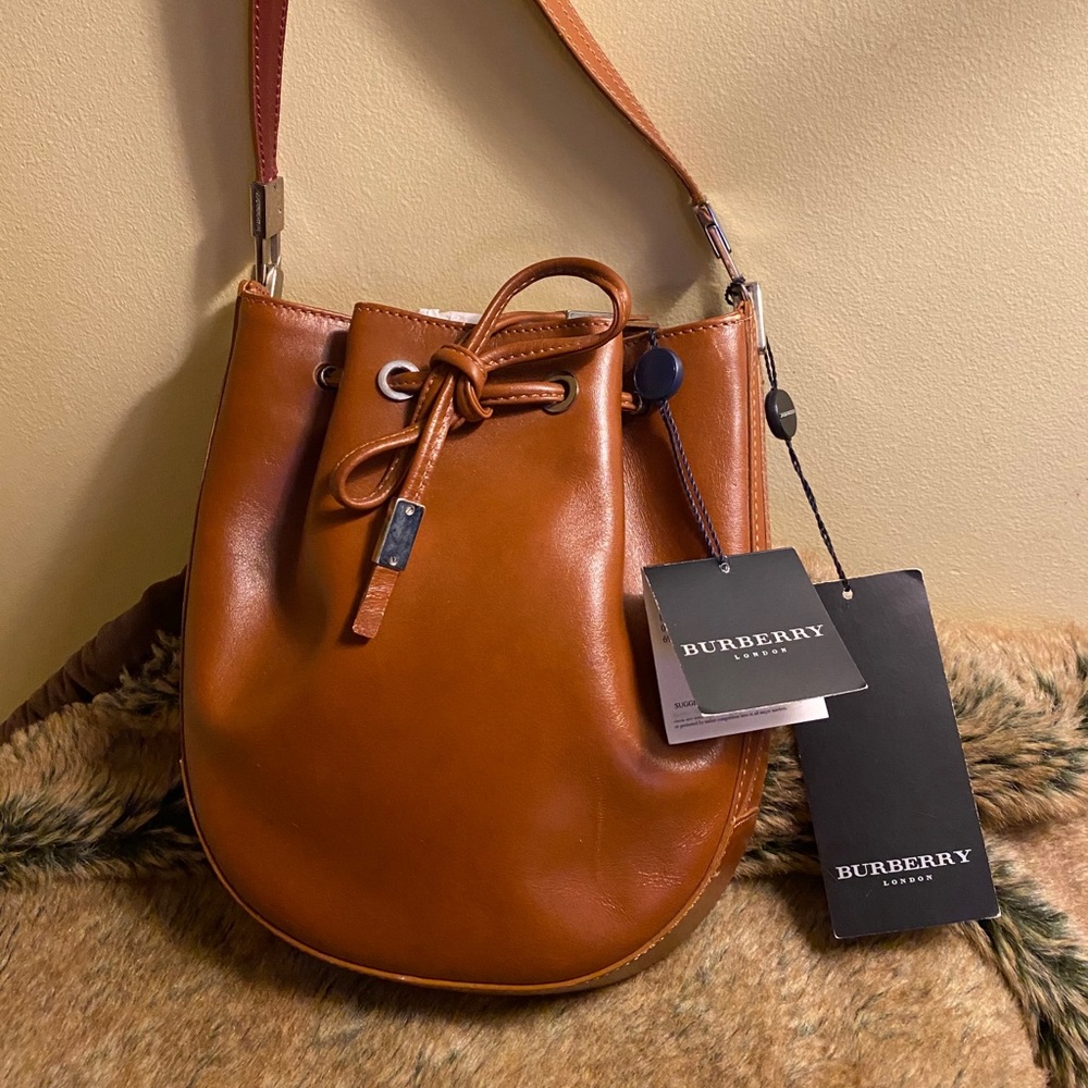 Burberry NWT Big Wyneth Caramel Leather Mini